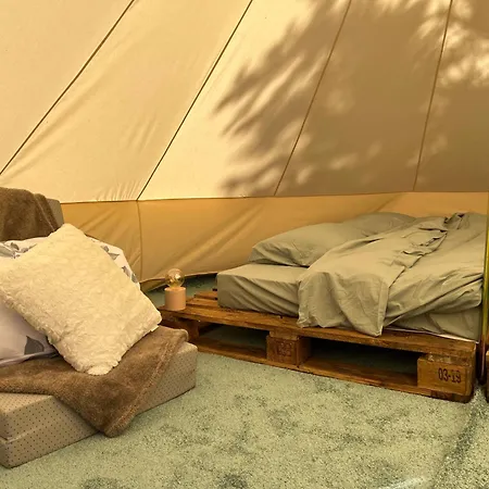 Zarevo Glamping 豪华帐篷